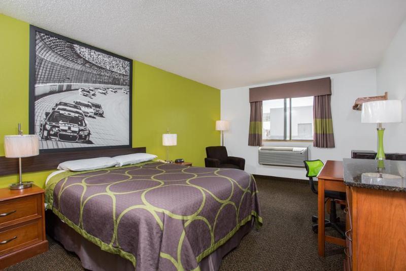Econo Lodge Franklin Bagian luar foto